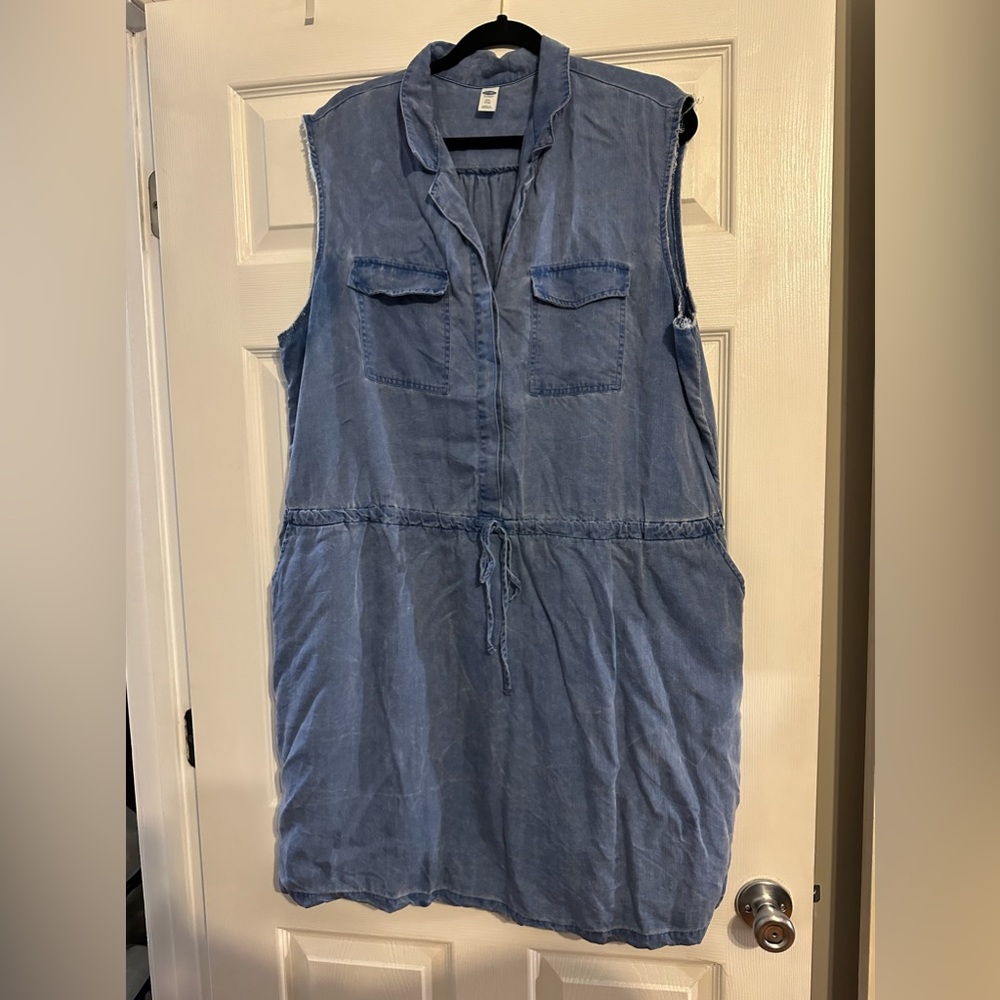 Denim dress with pockets